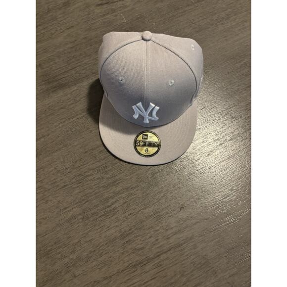 NWT New York Yankees New Era Fashion Color Basic 59FIFTY Fitted Hat, Gray 8 - Picture 1 of 7
